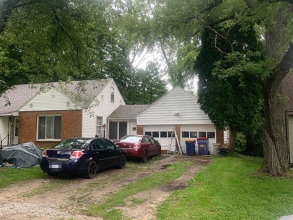 3rd image of 1513 Hillcrest Ave NW