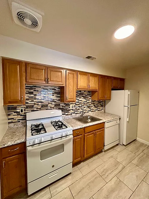 Brooklawn Gardens Parlin Apartments