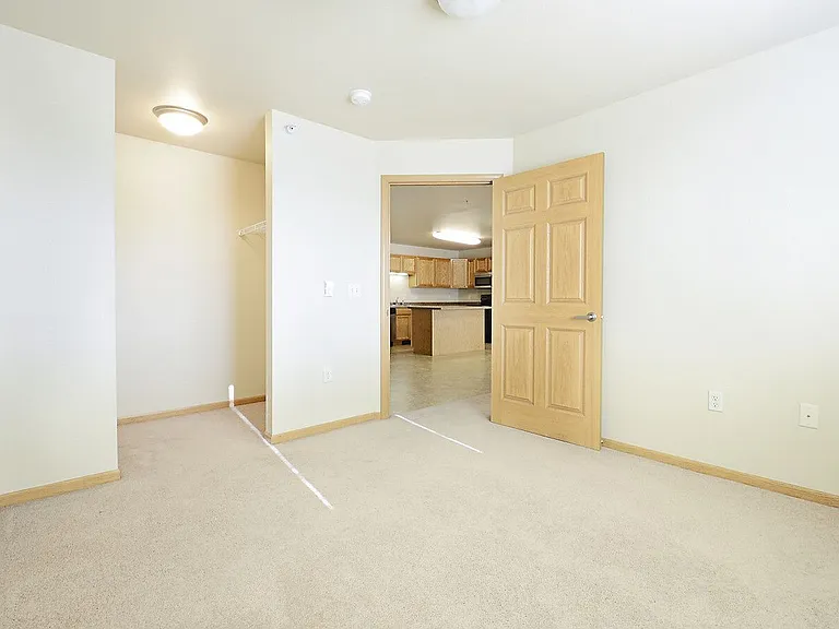 Hawk Pointe Apartments — Photo 18