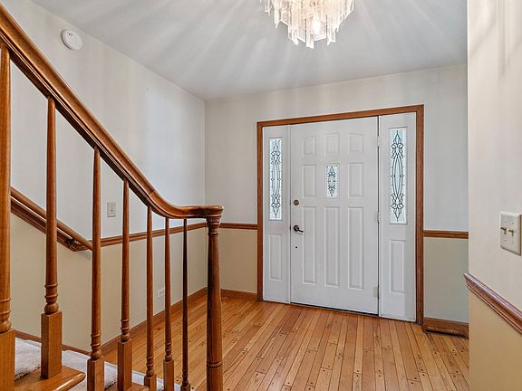 2nd image of 333 Greenwood N