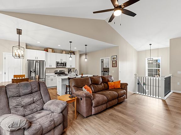 4th image of 108 River Ct