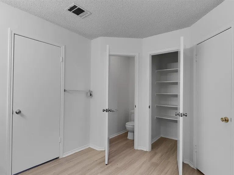 8313 Columbia Falls Dr — Photo 15