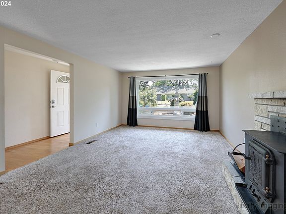 4th image of 5515 NE 46th Ave