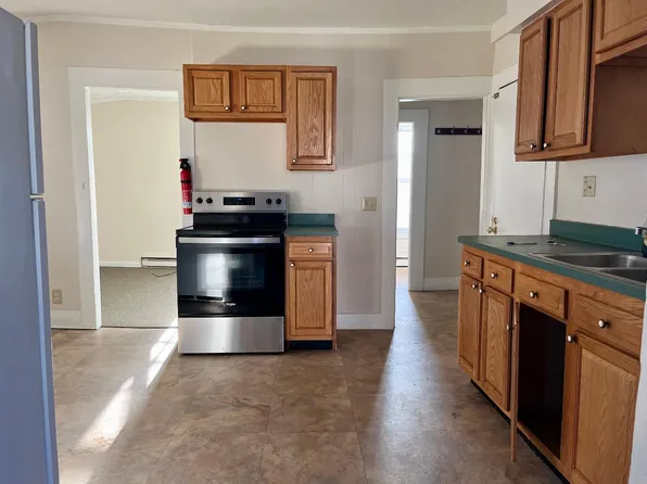 495 N Main St, Barre, VT 05641