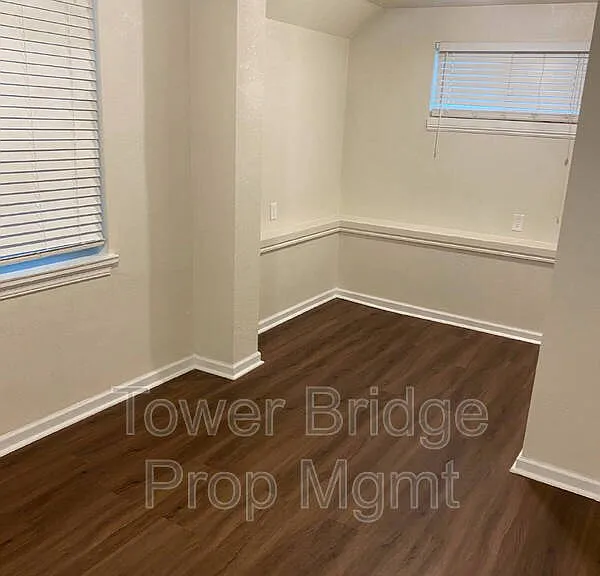 716 14th St #B — Photo 11