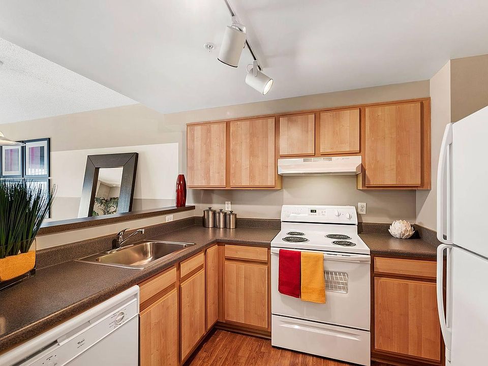 1st image of 305 W Fayette St #0B-1Ba-804Sqft