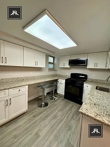 31 Dwight St #B Photo 1