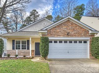 2308 Savannah Hills Dr, Matthews, NC 28105