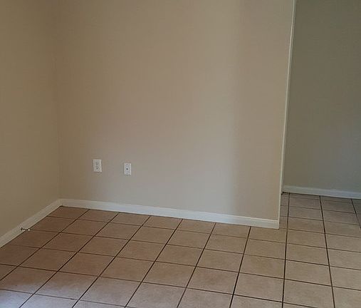 5th image of 801 N Bangor Ave APT A