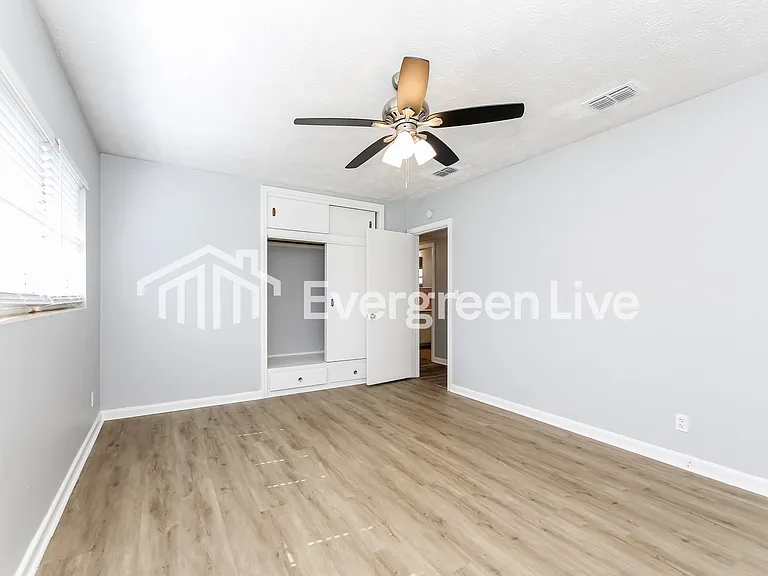 2103 Tegner Dr — Photo 3