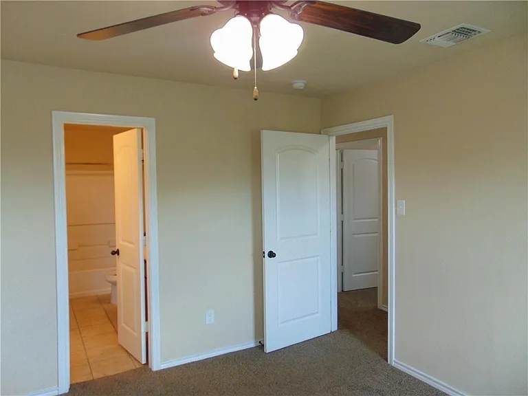 185 Creekside Villa Dr — Photo 6