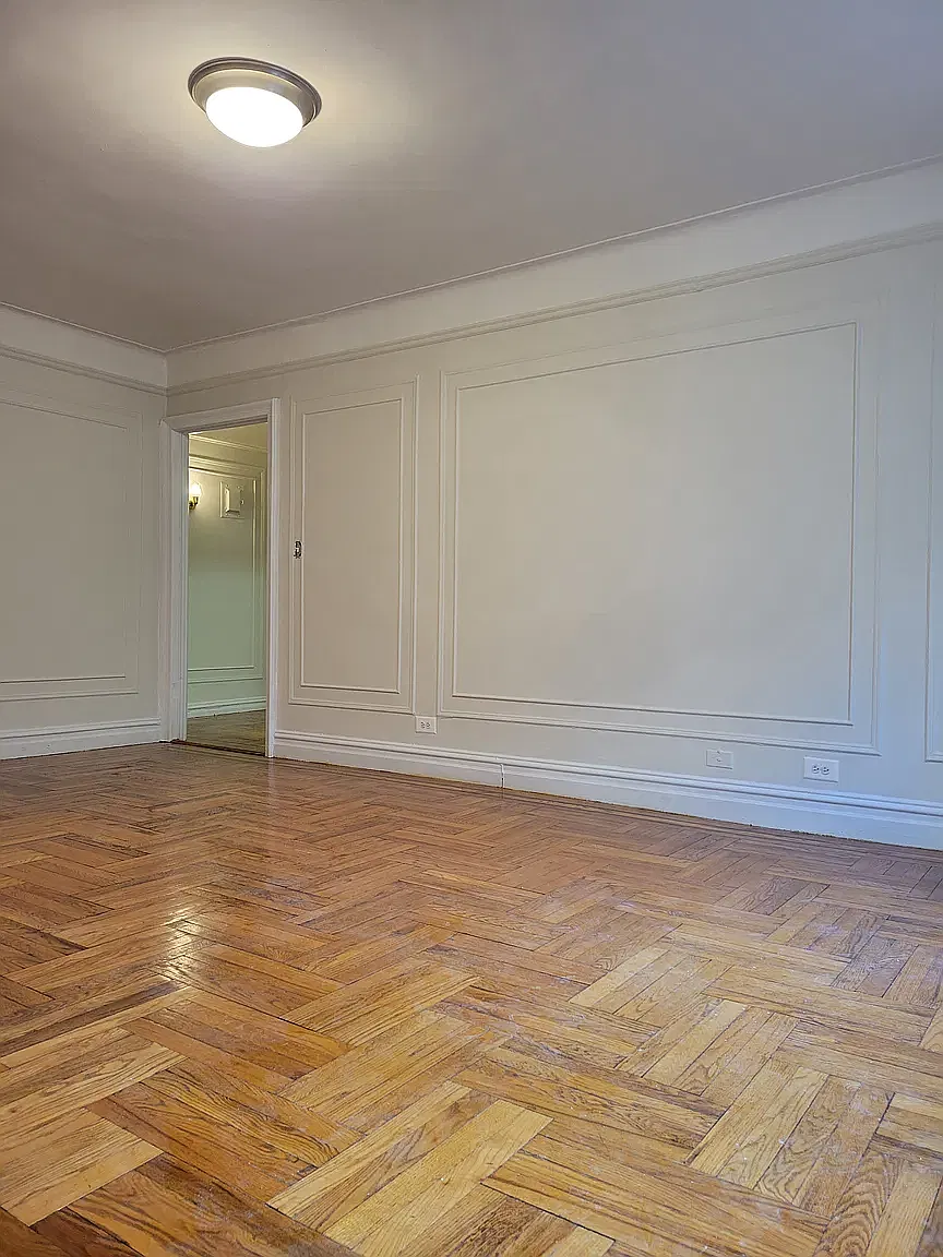 110 Seaman Avenue — Photo 4