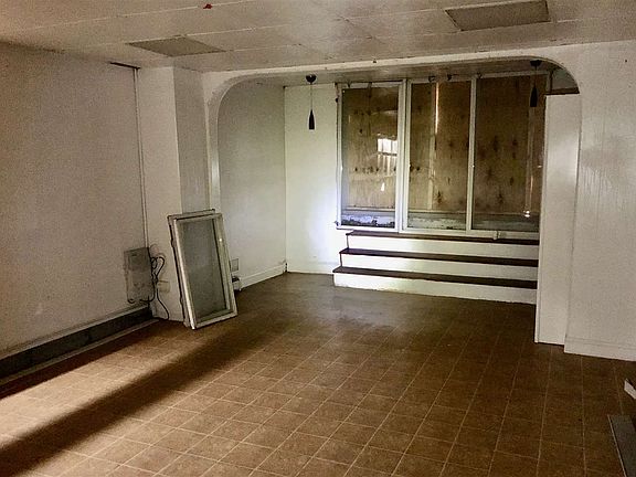 3rd image of 910 Palisade Ave