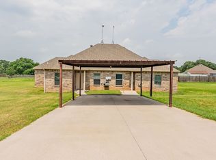 100 Sunny Oaks Ct, Weatherford, TX 76087