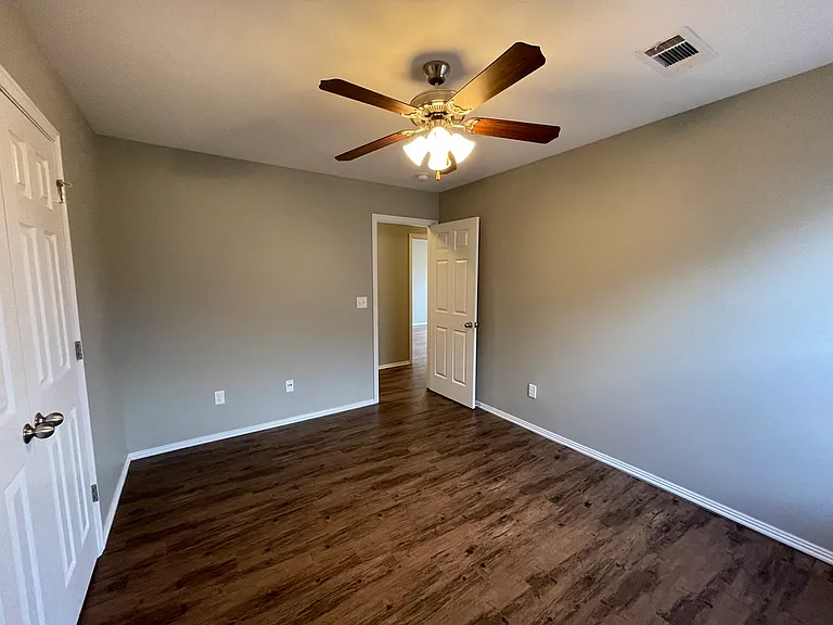3002 SW Deerfield Blvd #1 — Photo 9