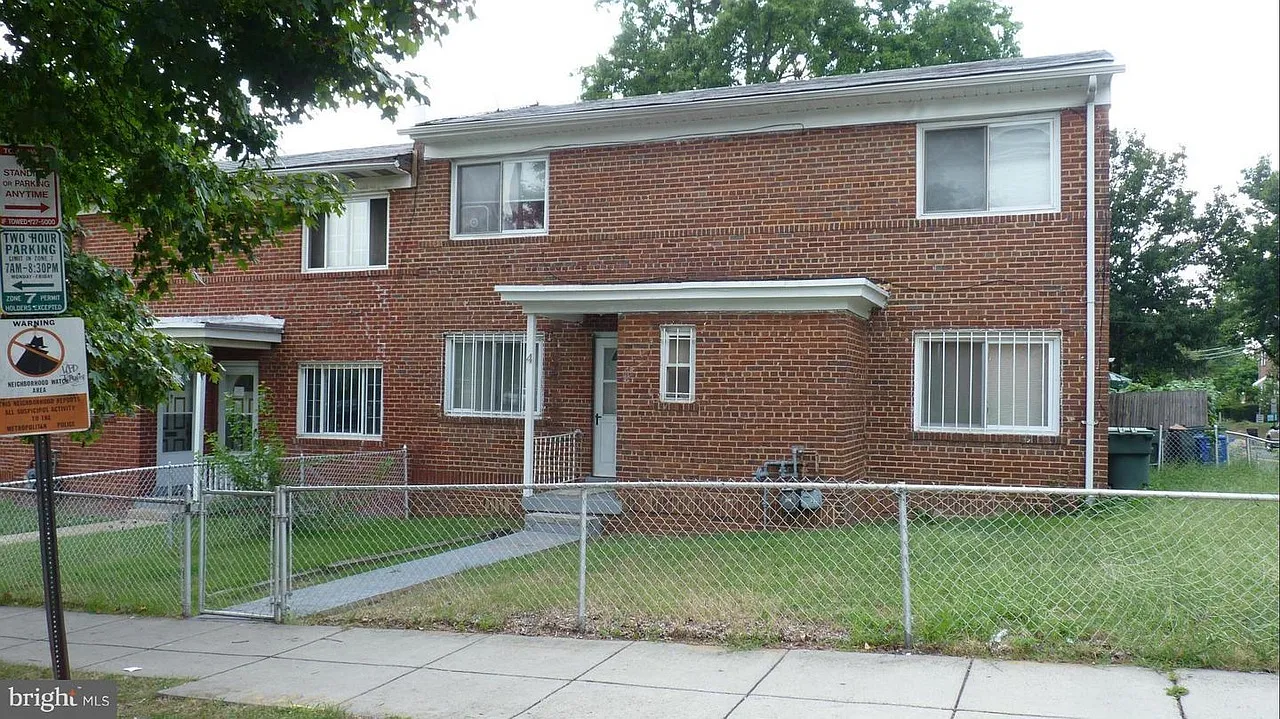 2 bed, 850 sqft, $1,895 — Photo 1