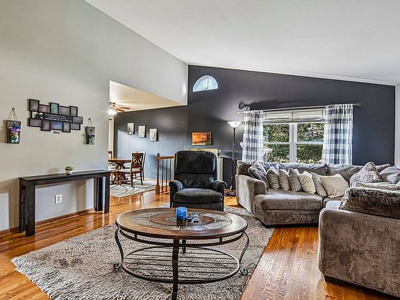 2nd image of 256 Meadows Dr