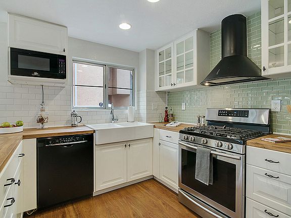 5th image of 9035 Calle Del Verde