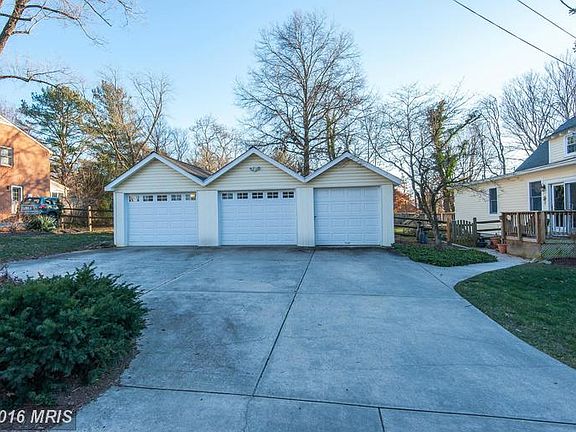 Detached 3 car garage