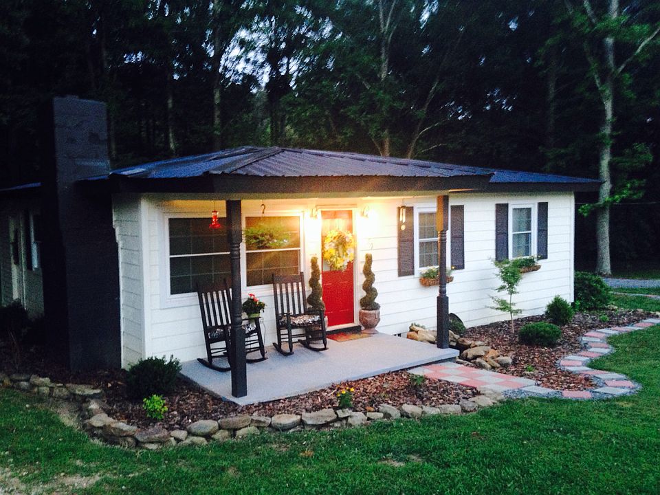 Lots of Curb Appeal!