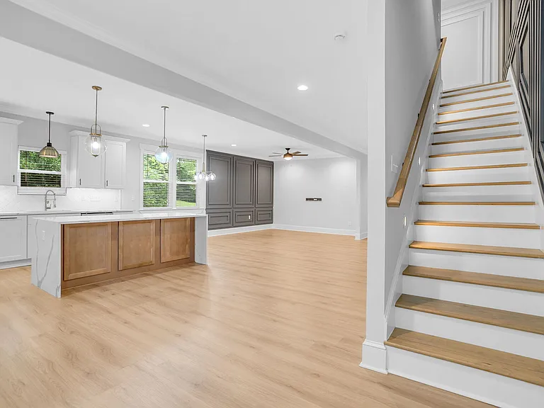 108 Averill St — Photo 22