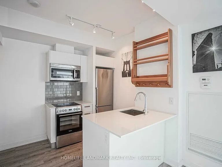 42 Charles St E #3209 — Photo 8