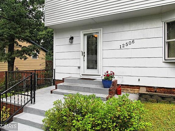 3rd image of 12506 Oakwood Dr