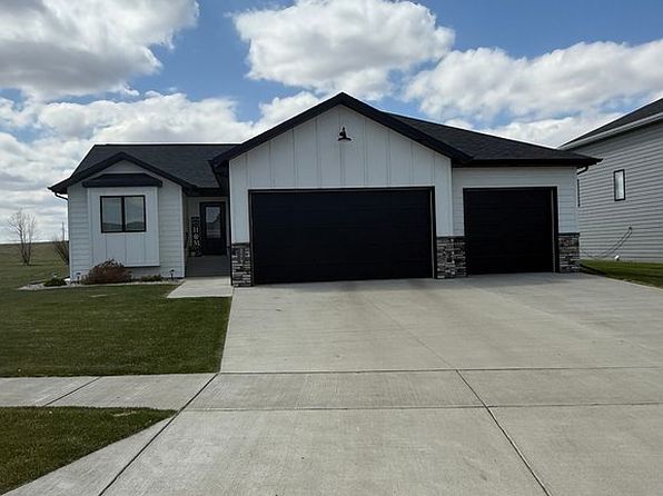 3379 Calvin Dr