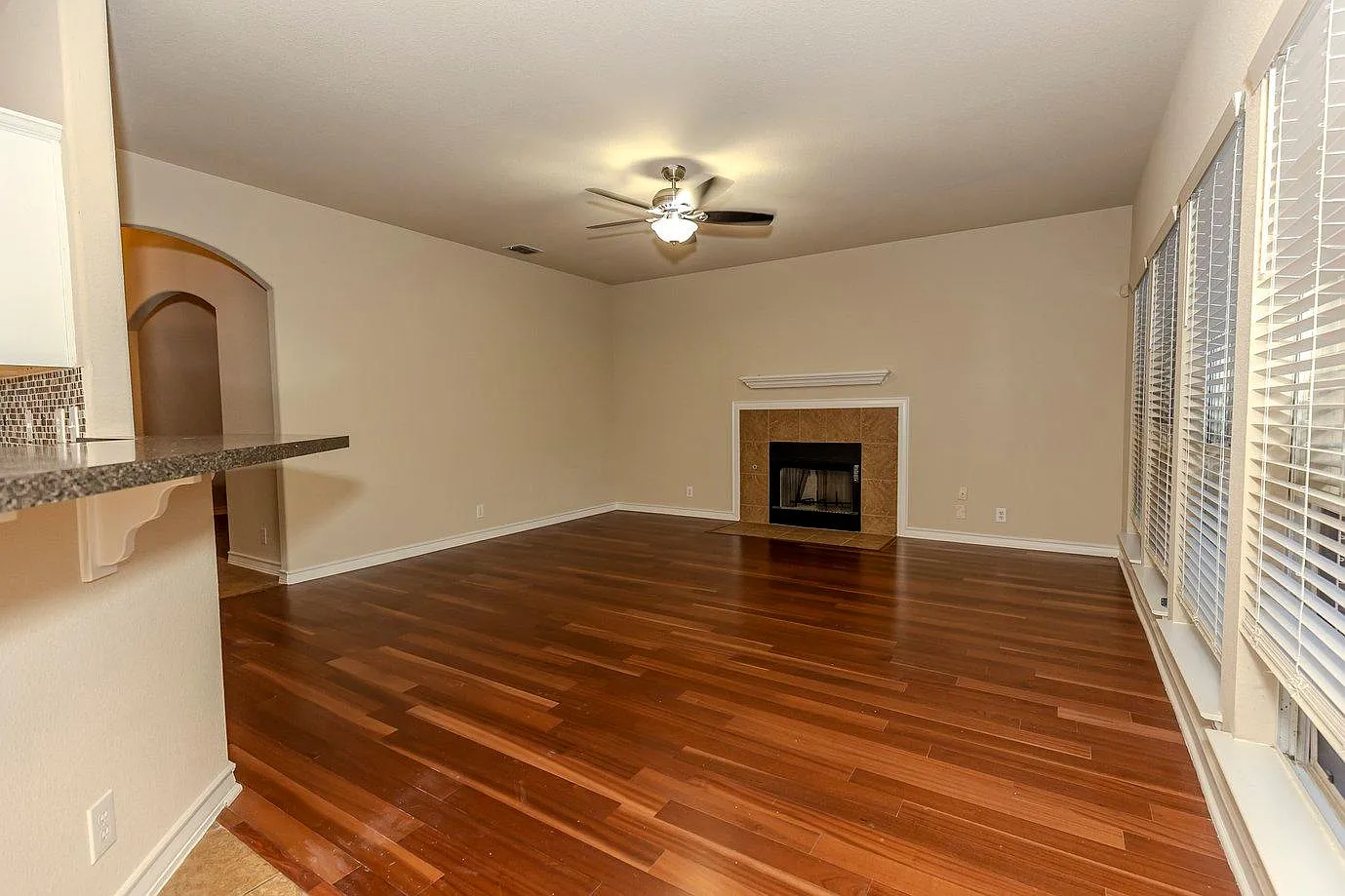 5 bed, 2906 sqft, $2,799 — Photo 4