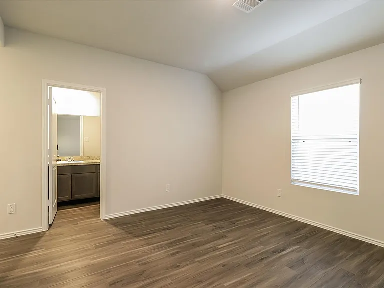 2166 Middle Ridge Dr — Photo 10