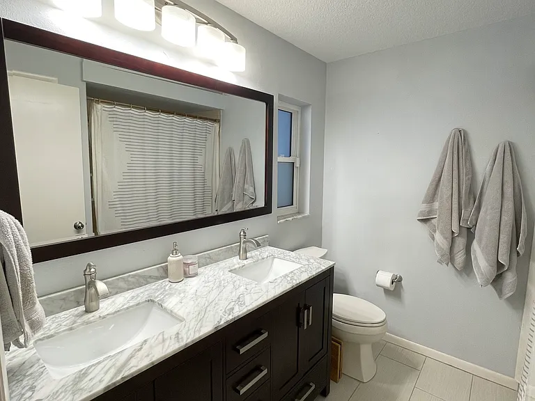 115 N Bay Hills Blvd — Photo 7