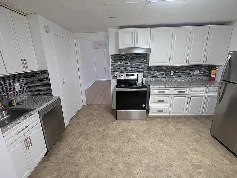 2 bed, 1.5 bath, 1400 sqft, $2,000 — Photo 4