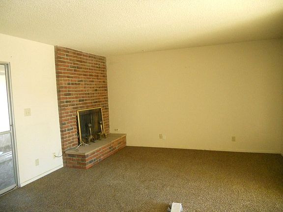 4th image of 660 Vista De Loma
