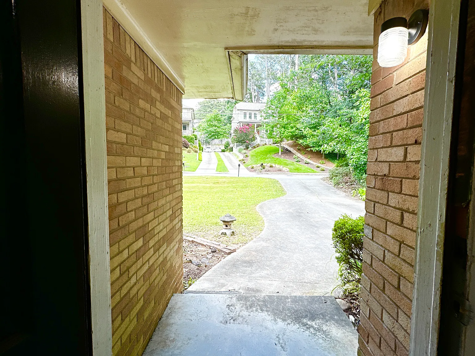 538 N Superior Ave — Photo 4