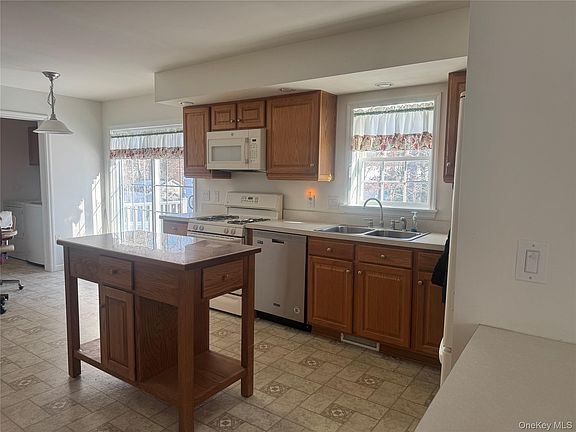 5th image of 1407 Middle Road #275