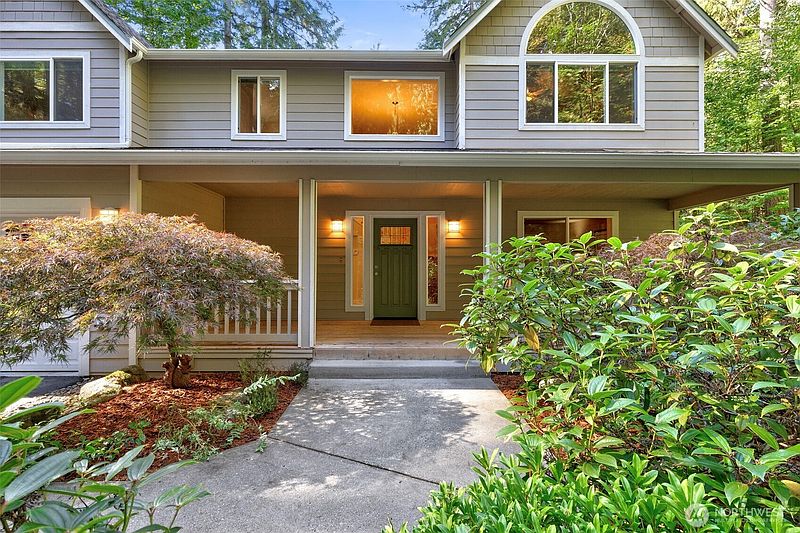 3rd image of 15693 Vincent Road NW