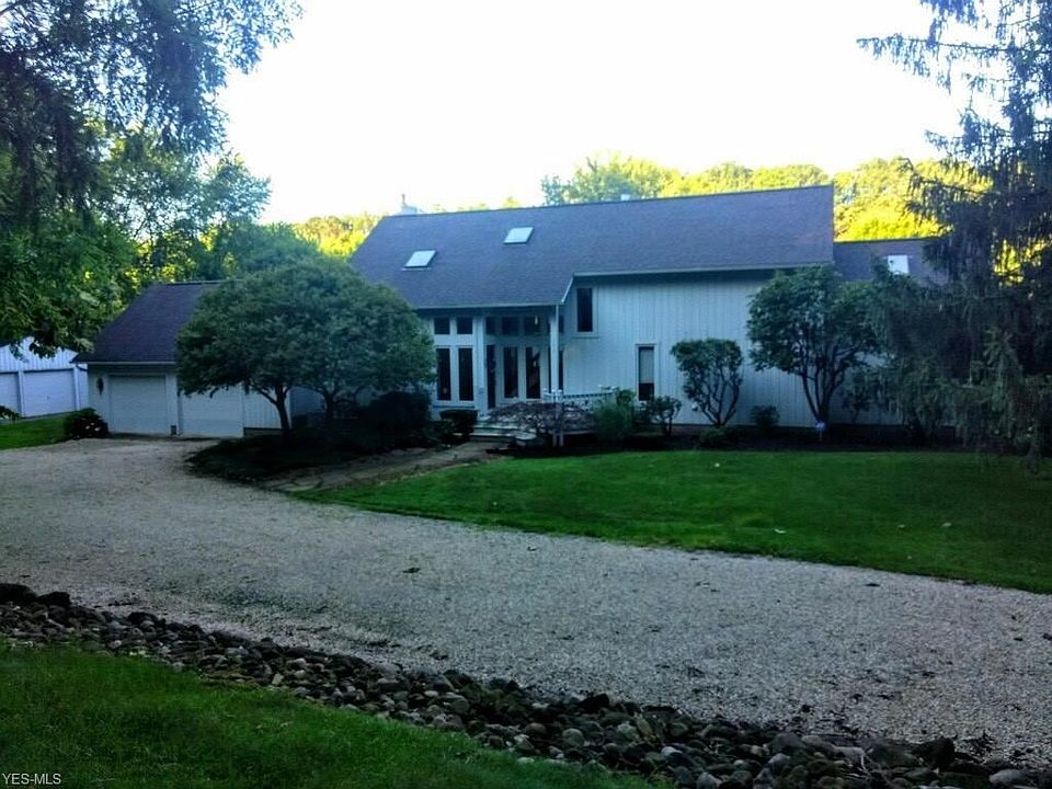 2nd image of 173 Riverside Dr