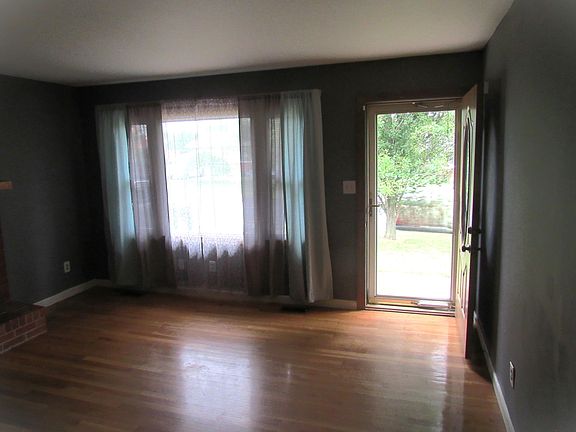 5th image of 30 Virginia Ave