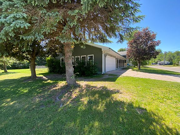 3rd image of 404 E 10th Ave