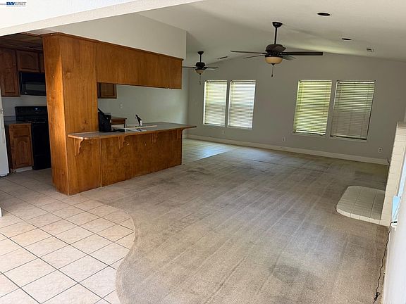 3rd image of 3532 Claremont Ave