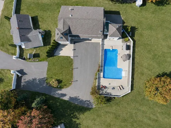 51 Pond Street, Newton, NH 03858