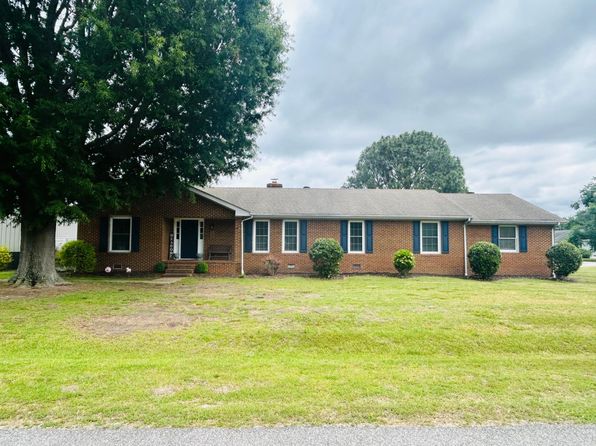 200 Smith Dr, Smithfield, VA 23430