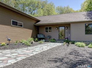 123 Round Hill Rd, Middletown, CT 06457