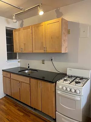 4th image of 217 E 89th St APT 1A
