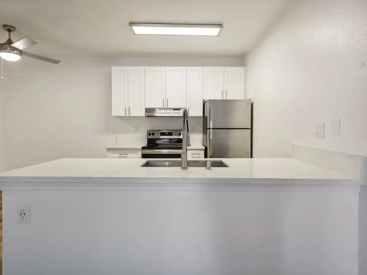 Valle at 9151 Kenwood — Photo 3