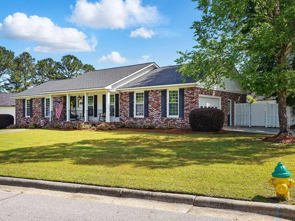203 Marlowe Dr, Dunn, NC 28334