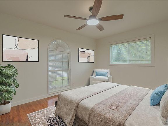 2nd image of 12605 Moss Hollow St