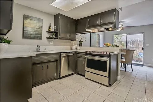 414 N Clark St #A Photo 1