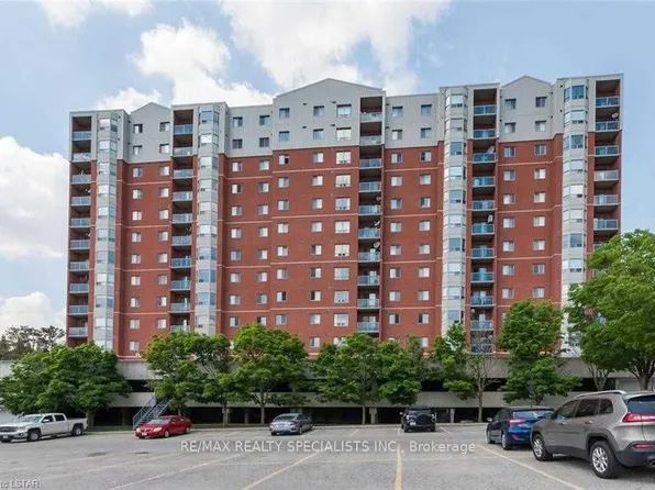 30 Chapman Ct #510, London, ON N6G 4Y4