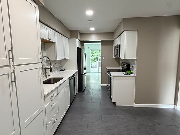 2nd image of 17628 Longview Ln